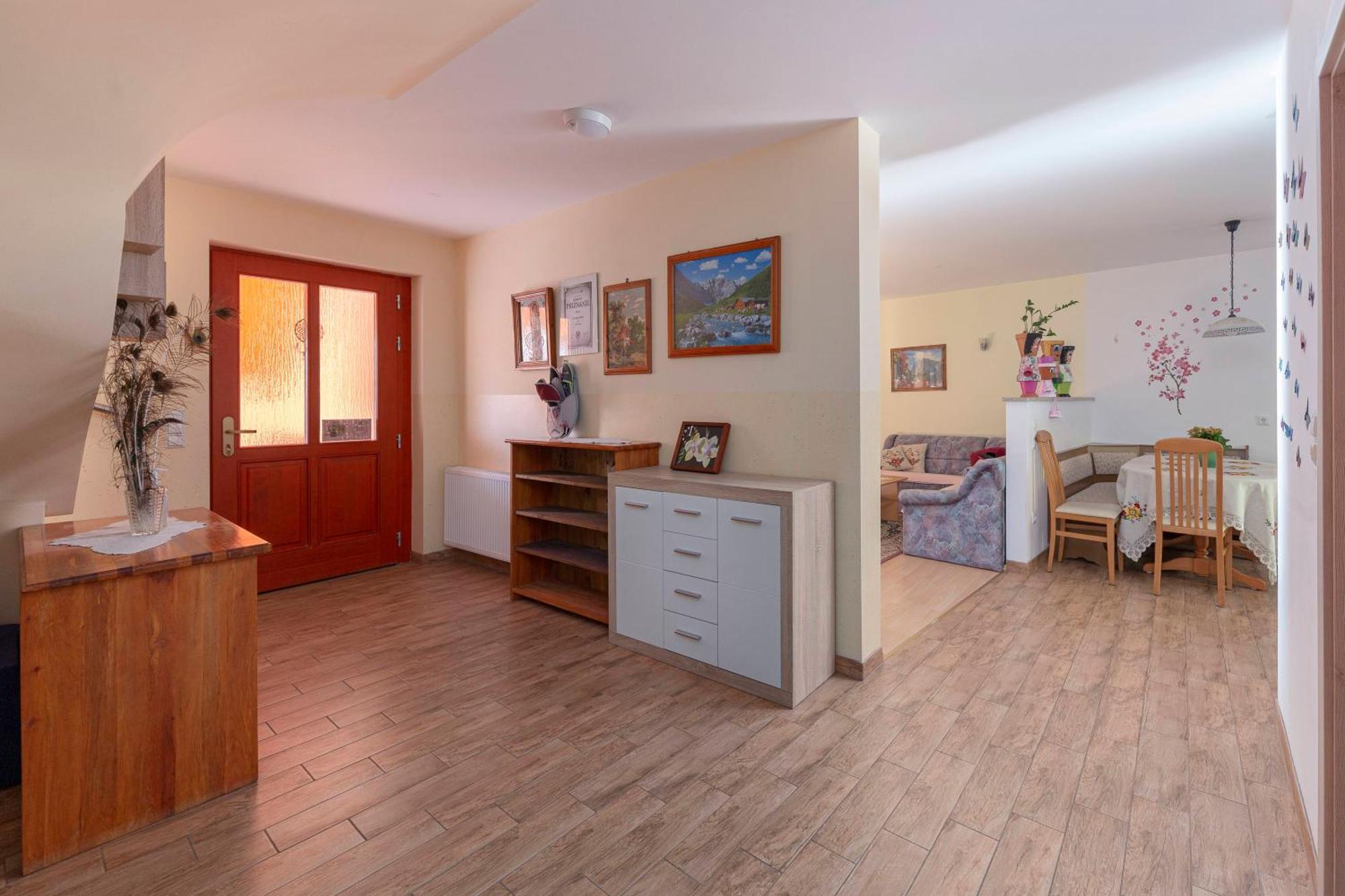 Apartment Pr' Kavac Ratece ภายนอก รูปภาพ