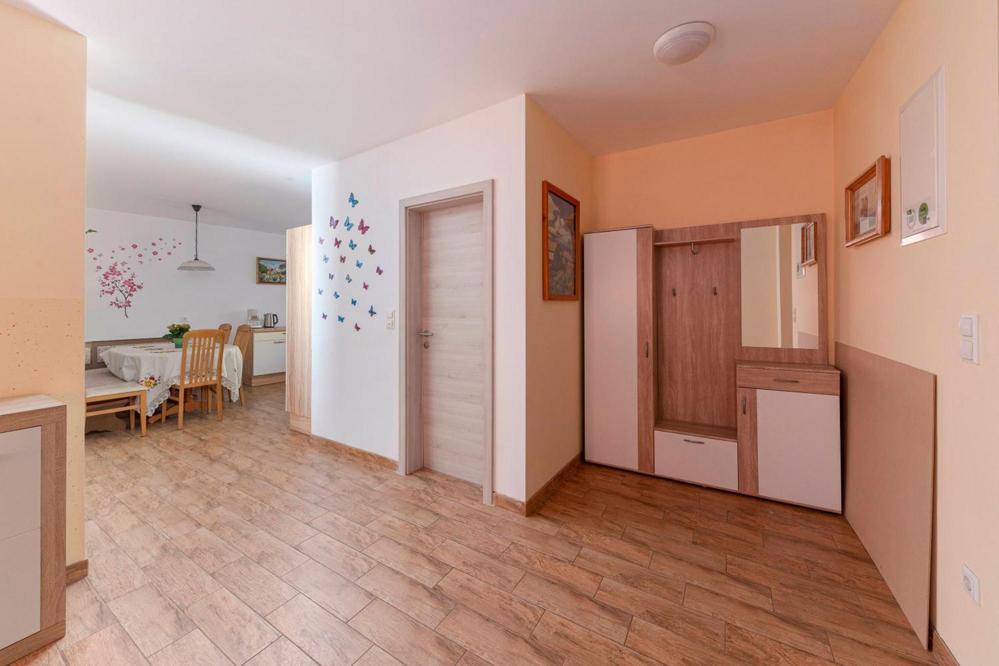 Apartment Pr' Kavac Ratece ภายนอก รูปภาพ