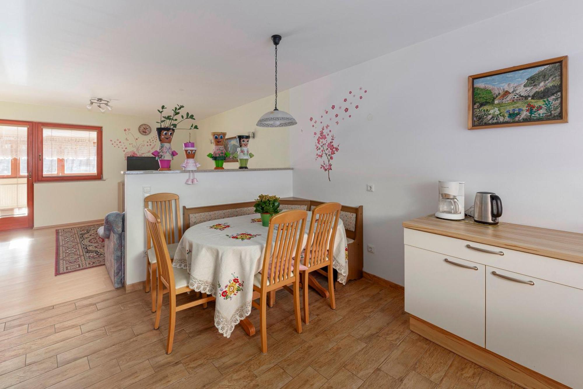 Apartment Pr' Kavac Ratece ภายนอก รูปภาพ