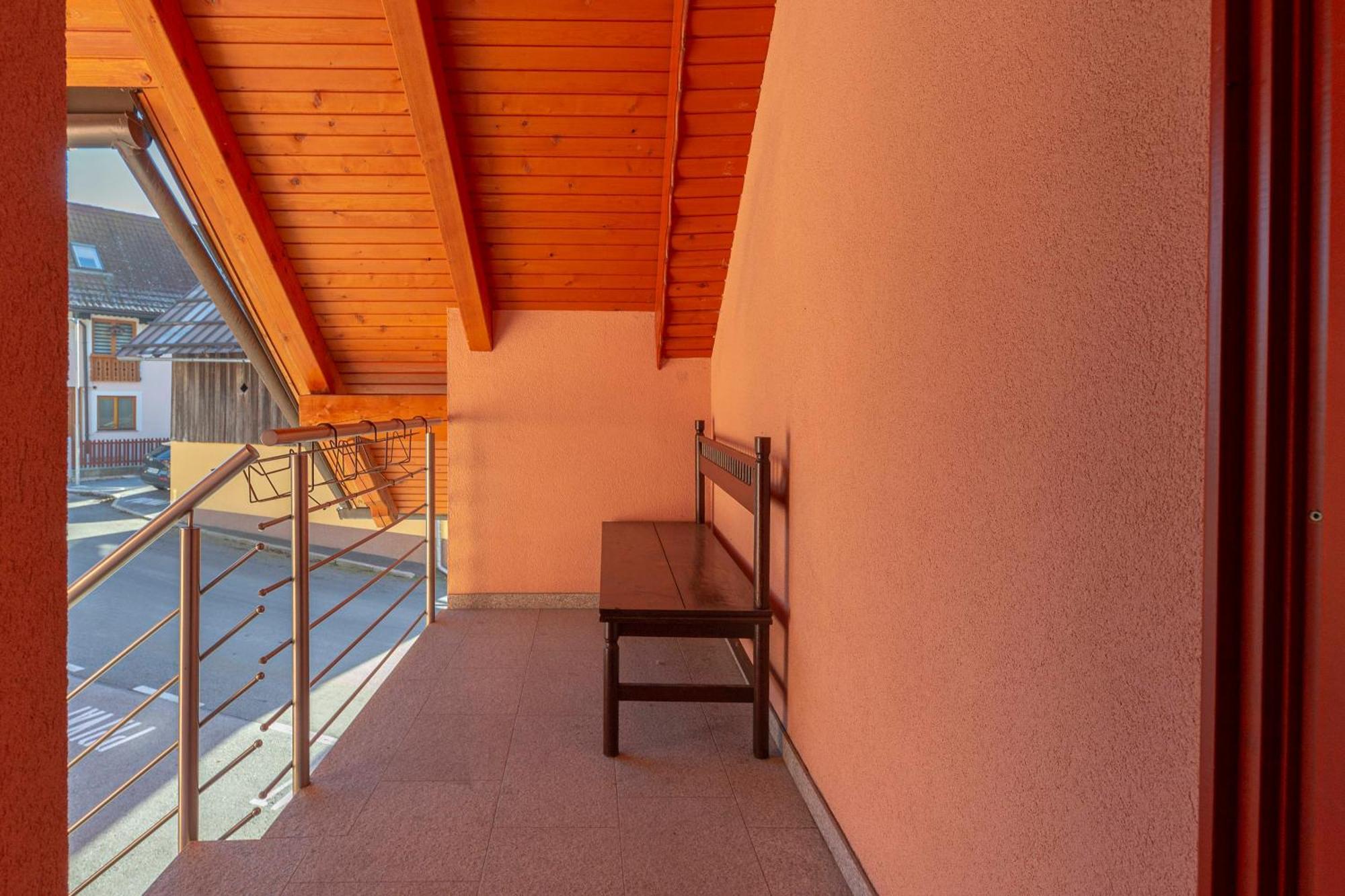 Apartment Pr' Kavac Ratece ภายนอก รูปภาพ