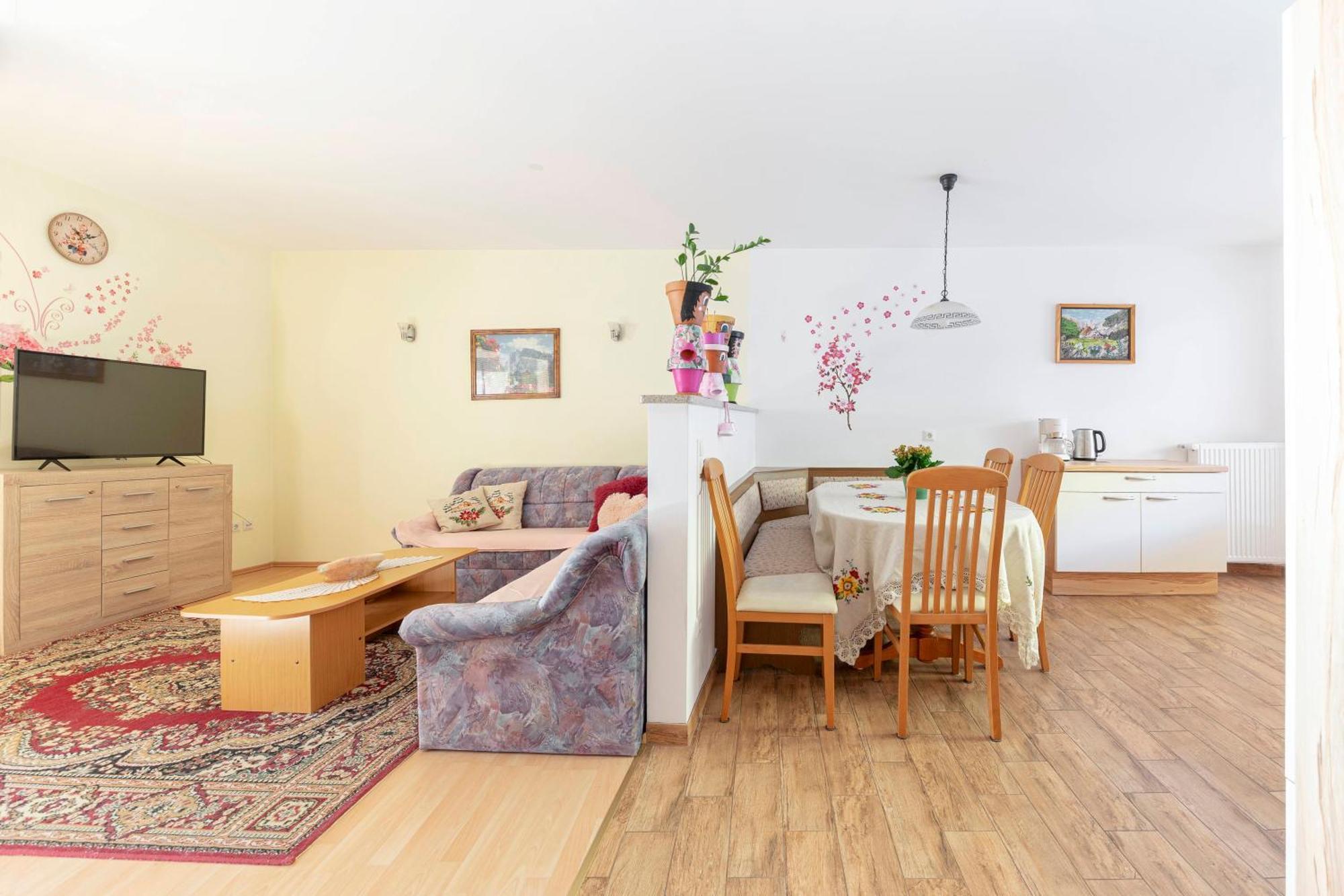 Apartment Pr' Kavac Ratece ภายนอก รูปภาพ